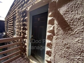 Building Photo - 806 Caroline St