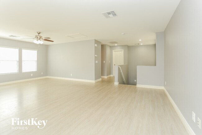 Building Photo - 4928 Lazy Day Ct
