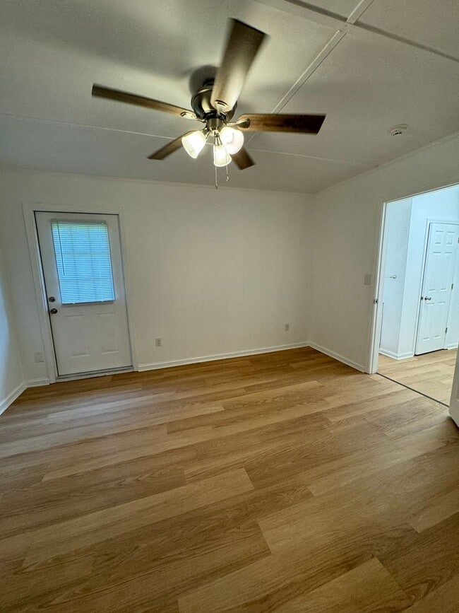 Foto del edificio - 133 Briarwood Rd