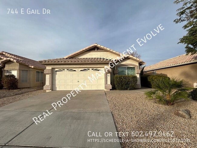 Building Photo - A GORGEOUS CHANDLER HOUSE WITH A GORGEOUS ...