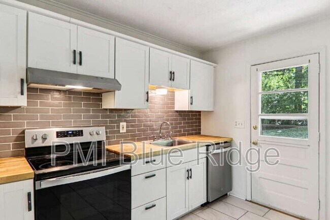 Foto del edificio - 325 Comet Dr