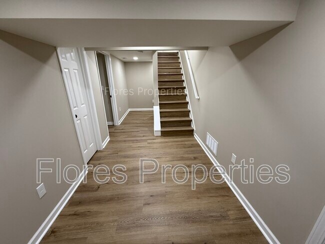 Building Photo - 1136 Pauline Ave