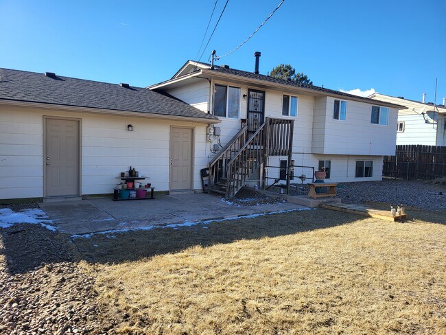Back - 1405 Tappan Cir