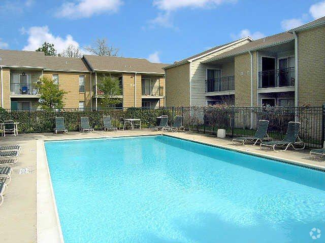 Pool - Serena Grove 3 Apartments