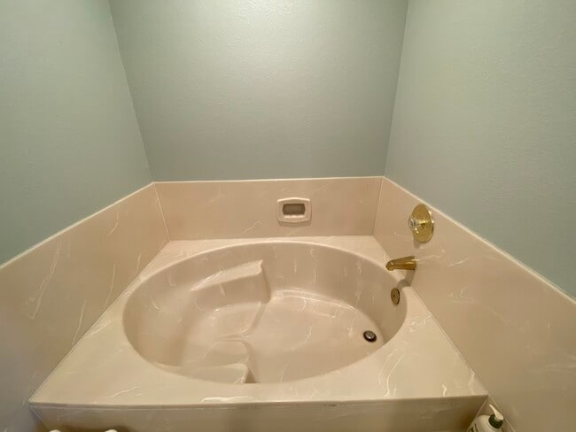 Building Photo - 2084 Calle Mesa Alta