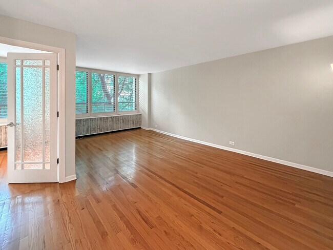 Foto del edificio - 222 E Pearson St