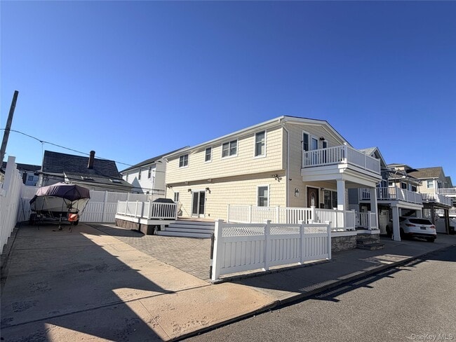 Building Photo - 65 New Hampshire St