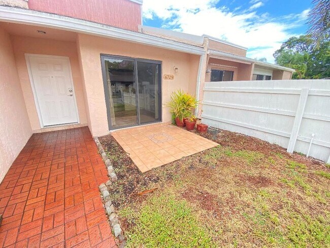 Foto del edificio - 6729 NW 29th Way