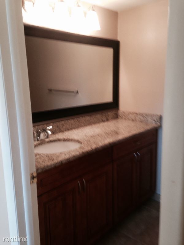 Foto del edificio - 605 Hammock Pine Blvd