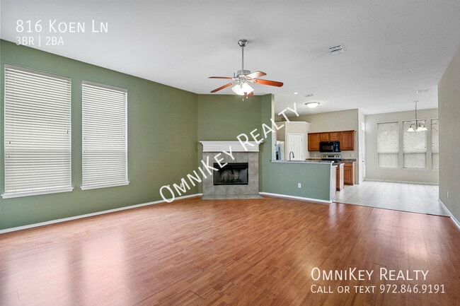 Building Photo - 816 Koen Ln