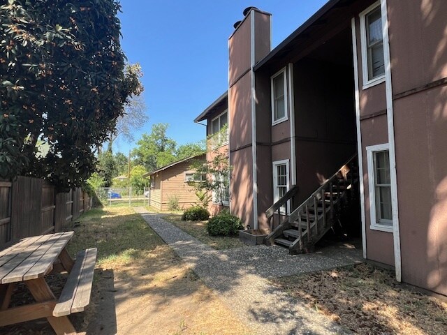 Building Photo - 1138 Arcadian Ave
