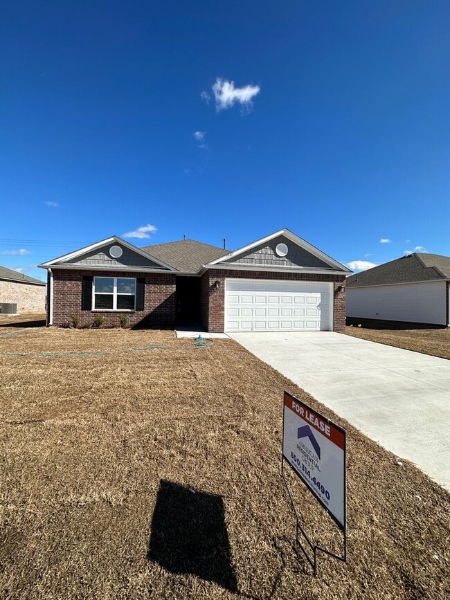 Building Photo - Now Preleasing Beautiful 3-Bedroom Home in Broken Arrow