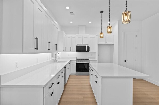 Building Photo - 206 Bogey Ln