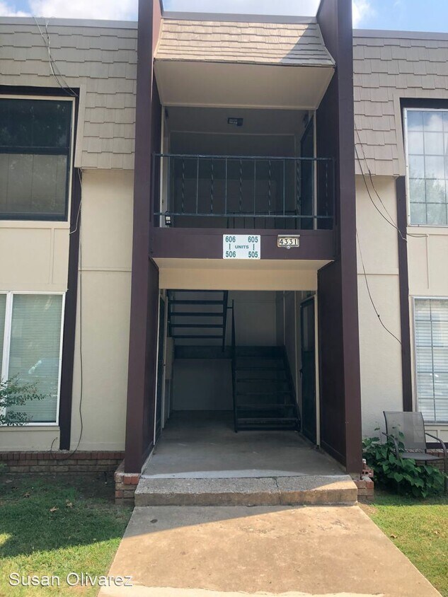 Foto del edificio - 4331 E 68th St