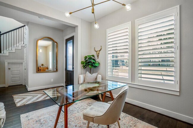 Foto del edificio - 222 Thistle Dr