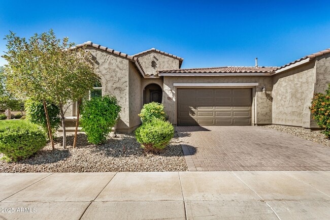 Building Photo - 1914 N 140th Ave