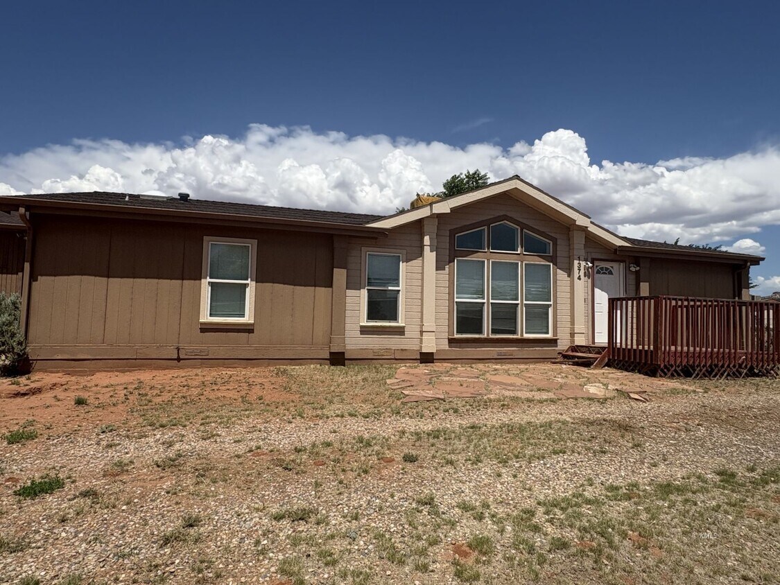 Primary Photo - 1374 S Ford Dr
