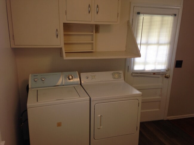 Building Photo - 1407 Sevier Ct