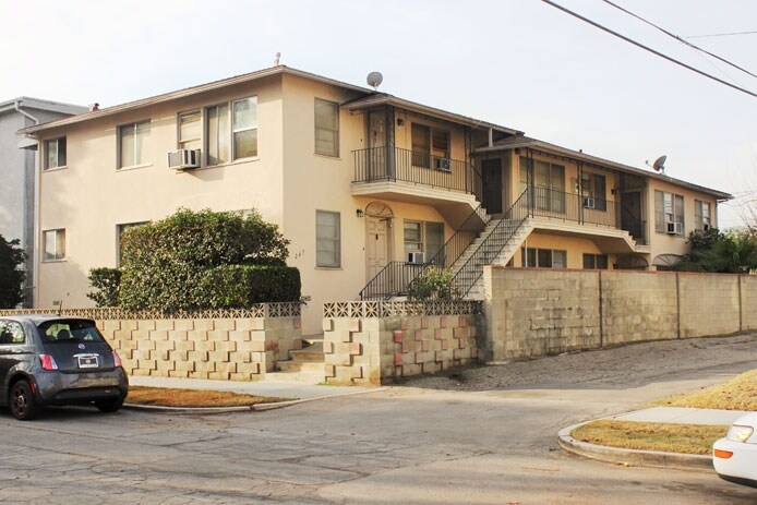 Building Photo - 247 N Maple St