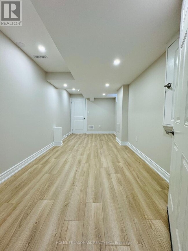 Building Photo - 18 Yvette St