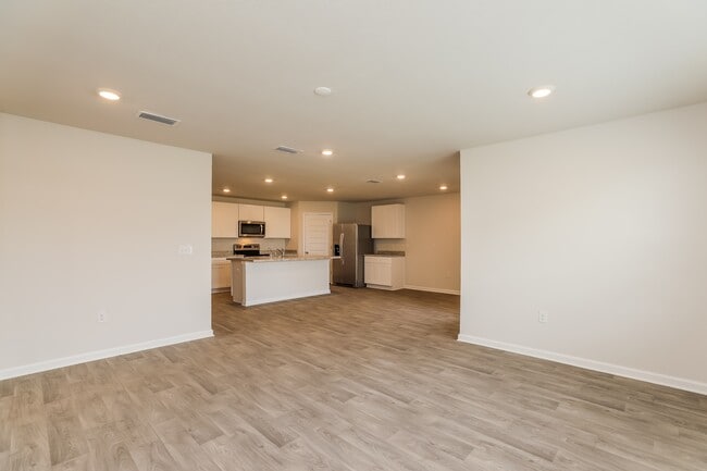 Building Photo - 5812 Tiagra Dr