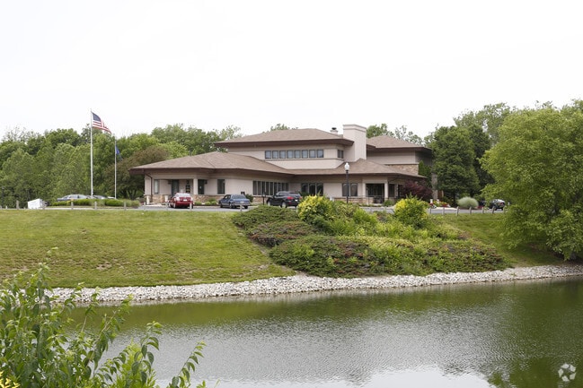 Discover Your Lakefront Paradise - Retreat at Riverbend Apartment Homes