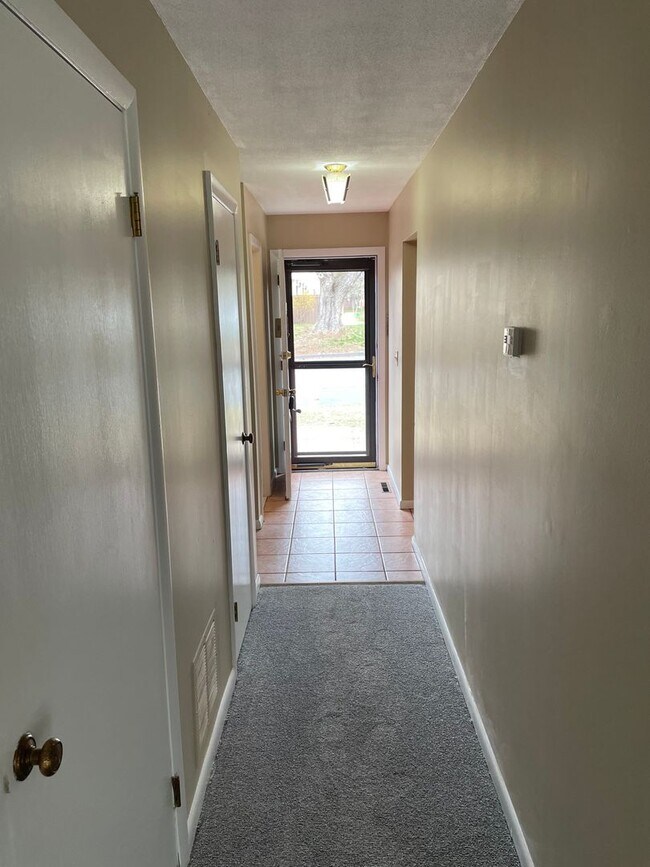 Building Photo - 7A Woodland Avenue