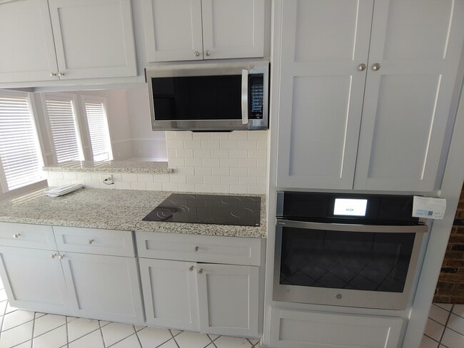 Building Photo - 5718 Braesvalley Dr