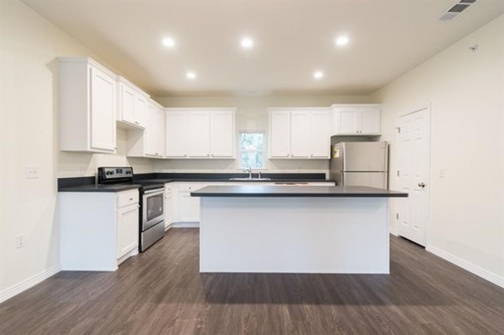 Foto principal - 2430 Highland Rd