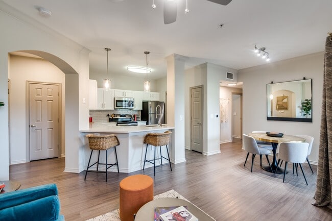 Interior Photo - Aventura on Briar Forest