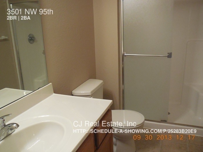 Primary Photo - 3501 NW 95th St
