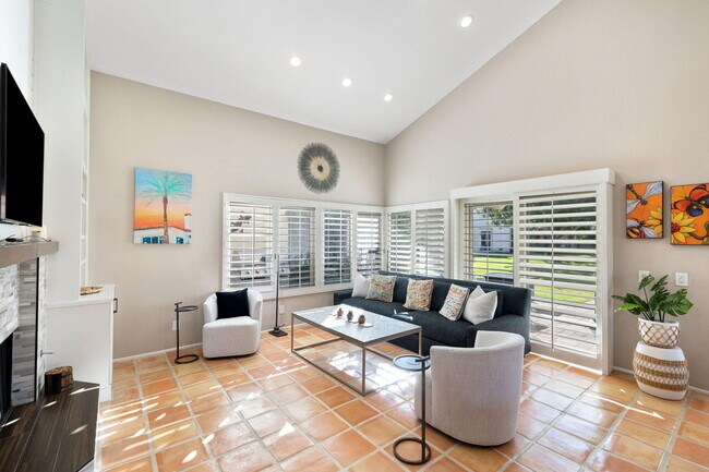 Foto del edificio - 77551 Los Arboles Dr