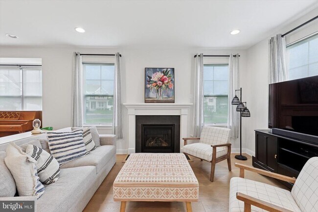 Building Photo - 209 Hillstone Cir
