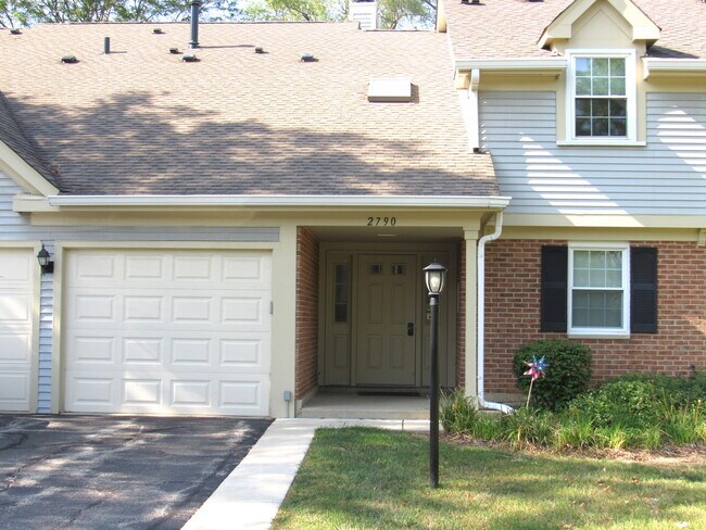 Building Photo - 2790 Glasgow Ct