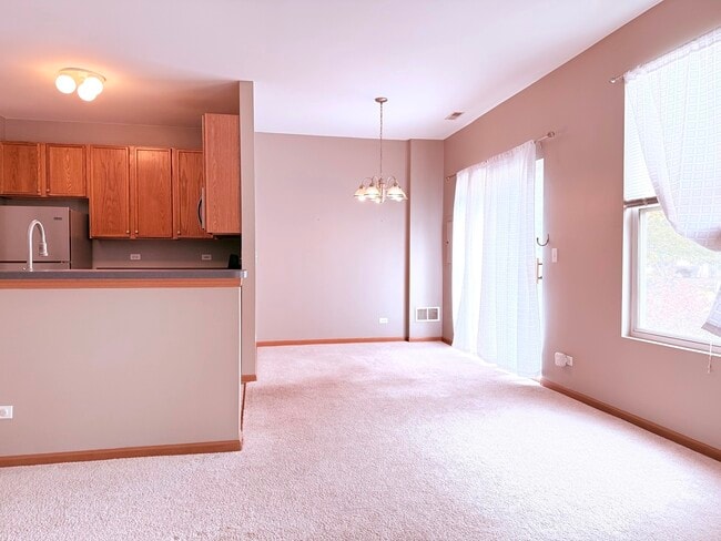 Foto del edificio - 3984 Blackstone Dr