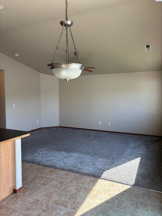 Building Photo - 1616 Cactus Loop