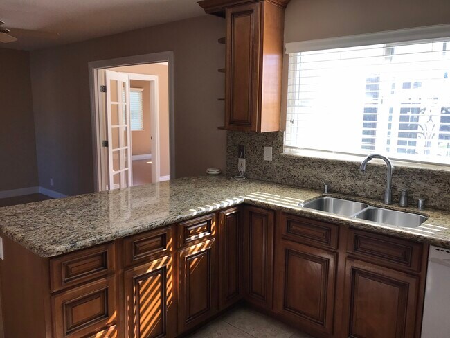 Foto del edificio - 8630 Shamrock Pl