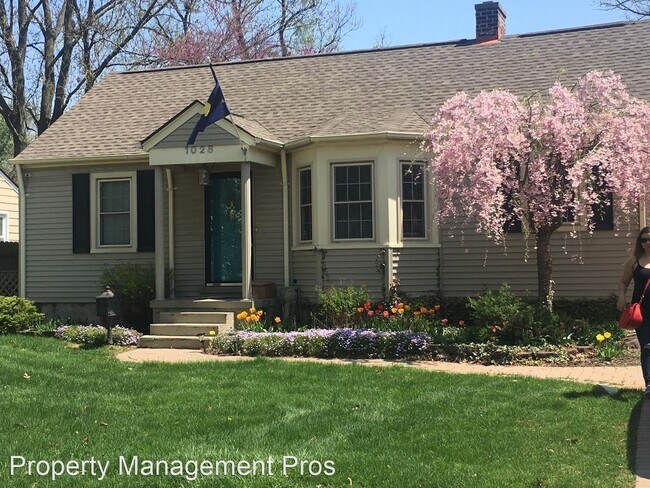 Building Photo - 3 br, 2 bath House - 1028 N Blair Ave