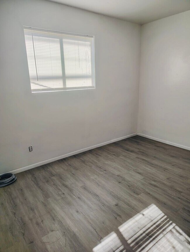 Foto del edificio - 501 Harrison Dr