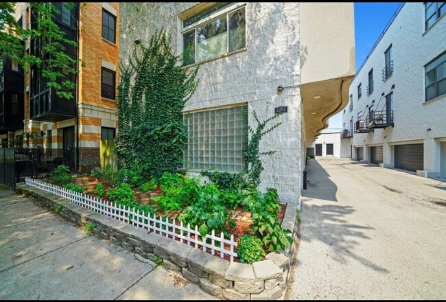Foto del edificio - 2231 N Lister Ave