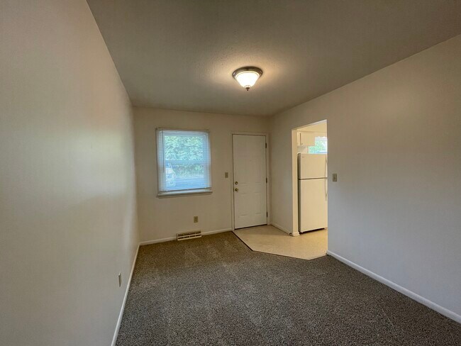 Foto del edificio - 639 E 43rd St