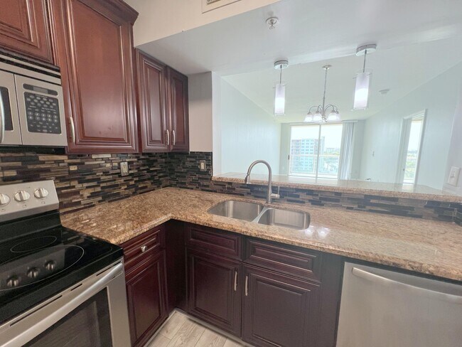 Foto del edificio - 3020 NE 32nd Ave