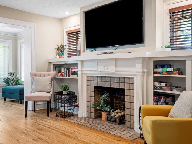 Building Photo - 3254 West Blvd