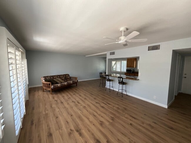 Building Photo - 1702 Capri Cir
