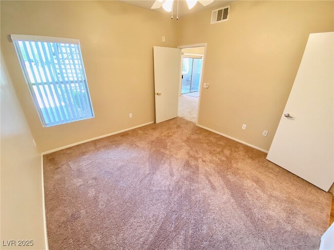 Building Photo - 45 Maleena Mesa St