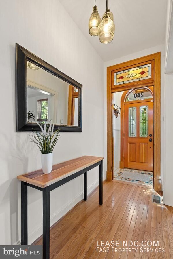 Photo - 260 15th St SE House