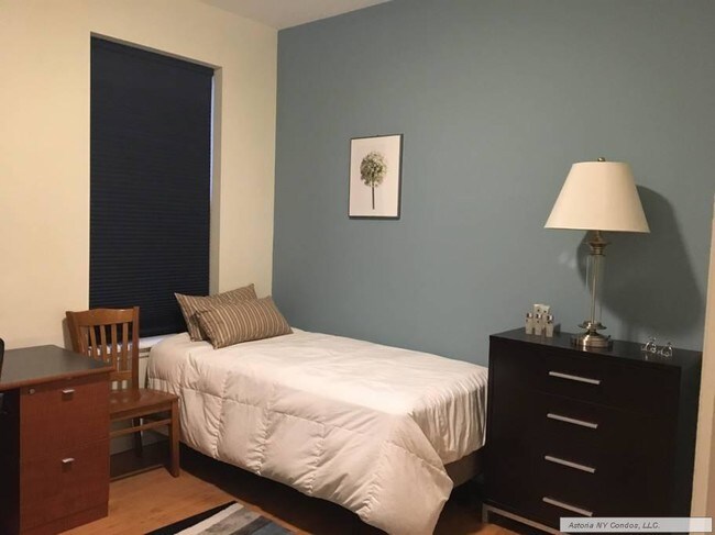 Foto del edificio - 3130 Ditmars Blvd