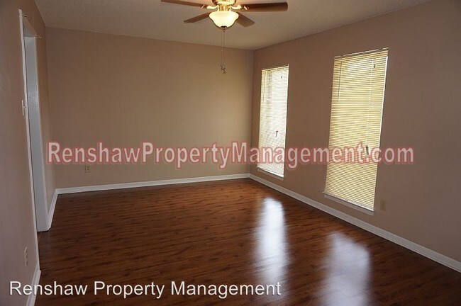 Foto del edificio - 11853 Doctor Logan Rd