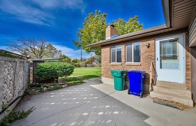 Foto del edificio - 1025 Tyler Ave