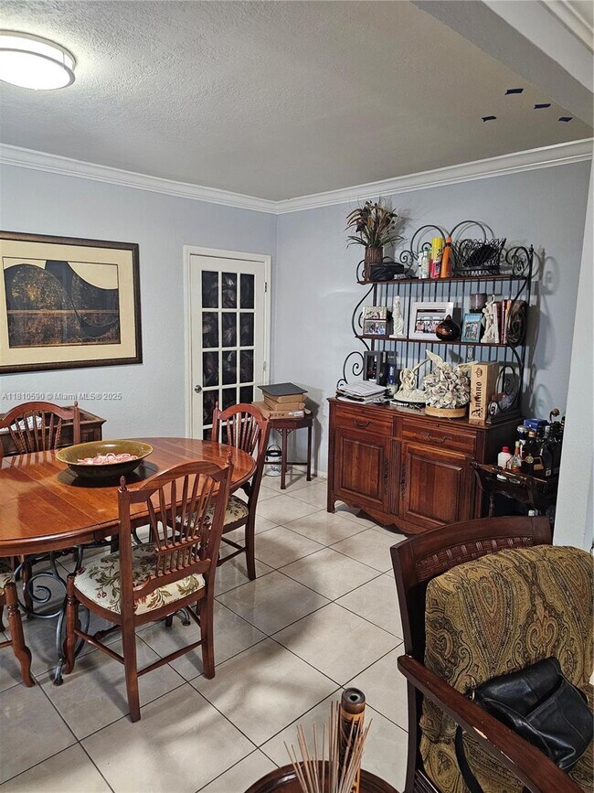 Foto del edificio - 651 SW 66th Ave
